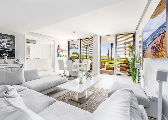 The Edge Front Line Luxury And アパート