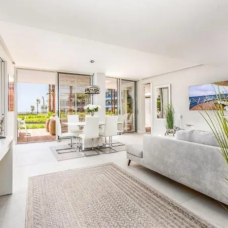 The Edge Front Line Luxury And * Estepona