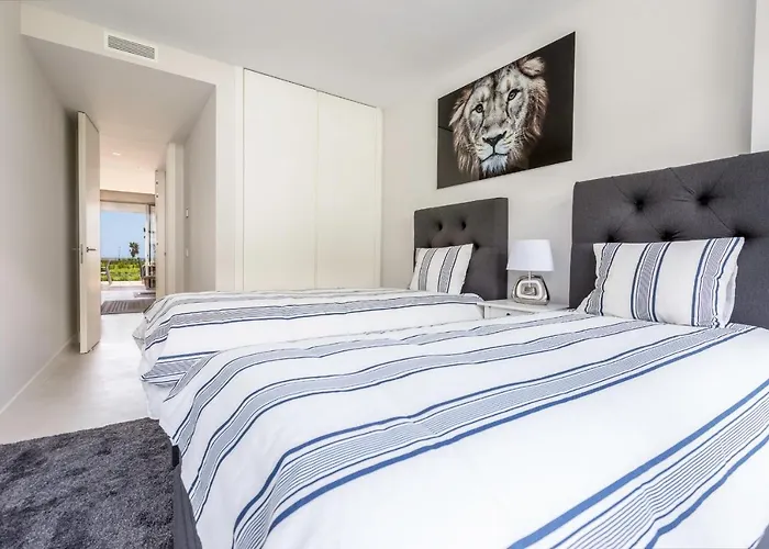 The Edge Front Line Luxury And Apartamento Estepona